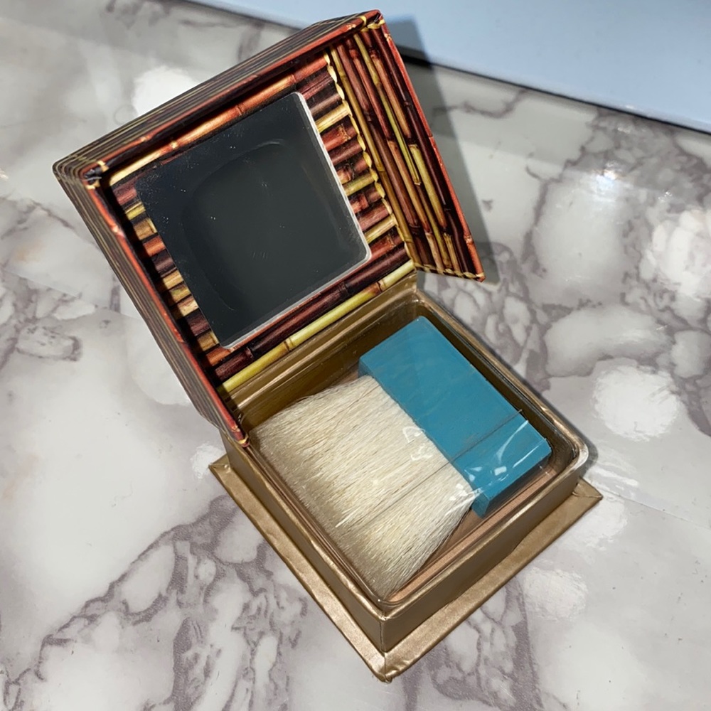 Bronzer for light skin tones